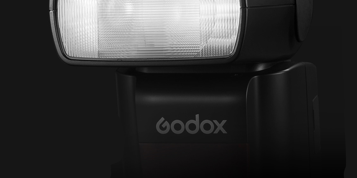 Comparing the new Godox TT685II with the V860III